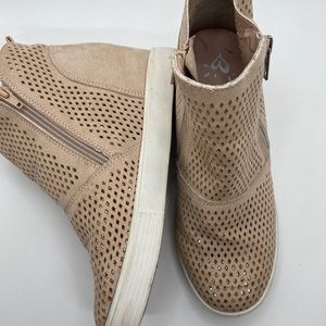 Justice girls ankle zip sneakers tan glitter 6